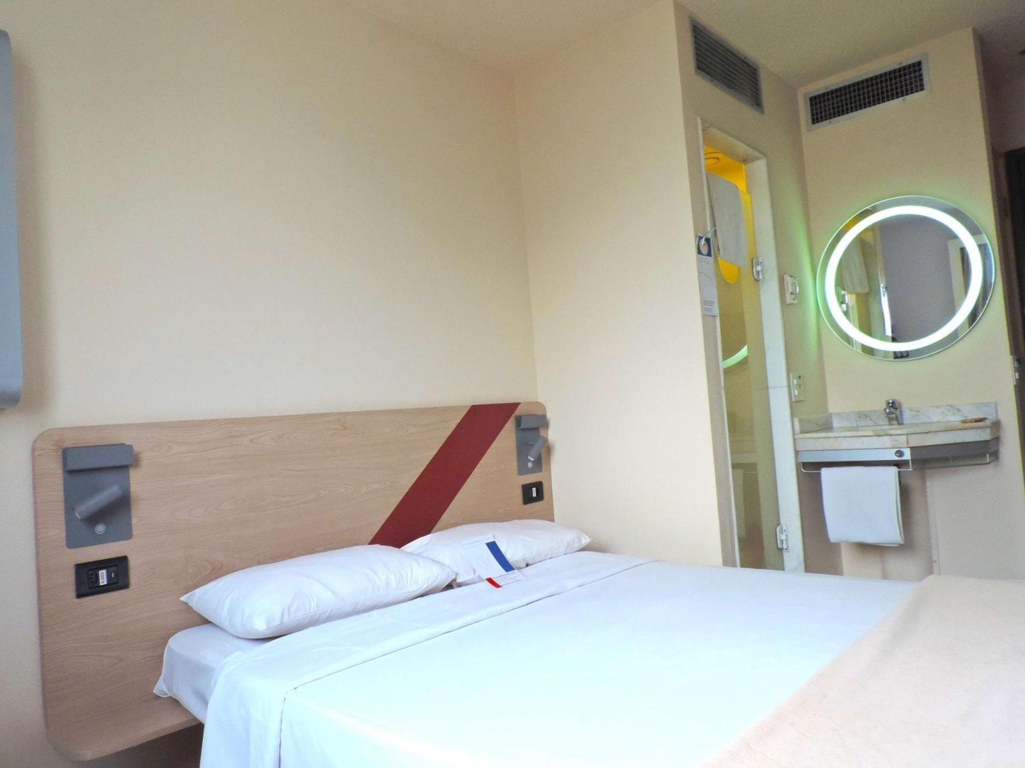 Ibis Budget São Paulo Paulista Exterior foto